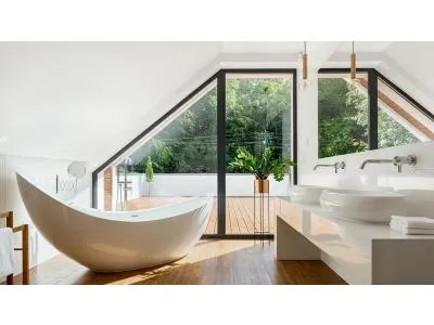 Jak urządzić łazienkę na poddaszu?