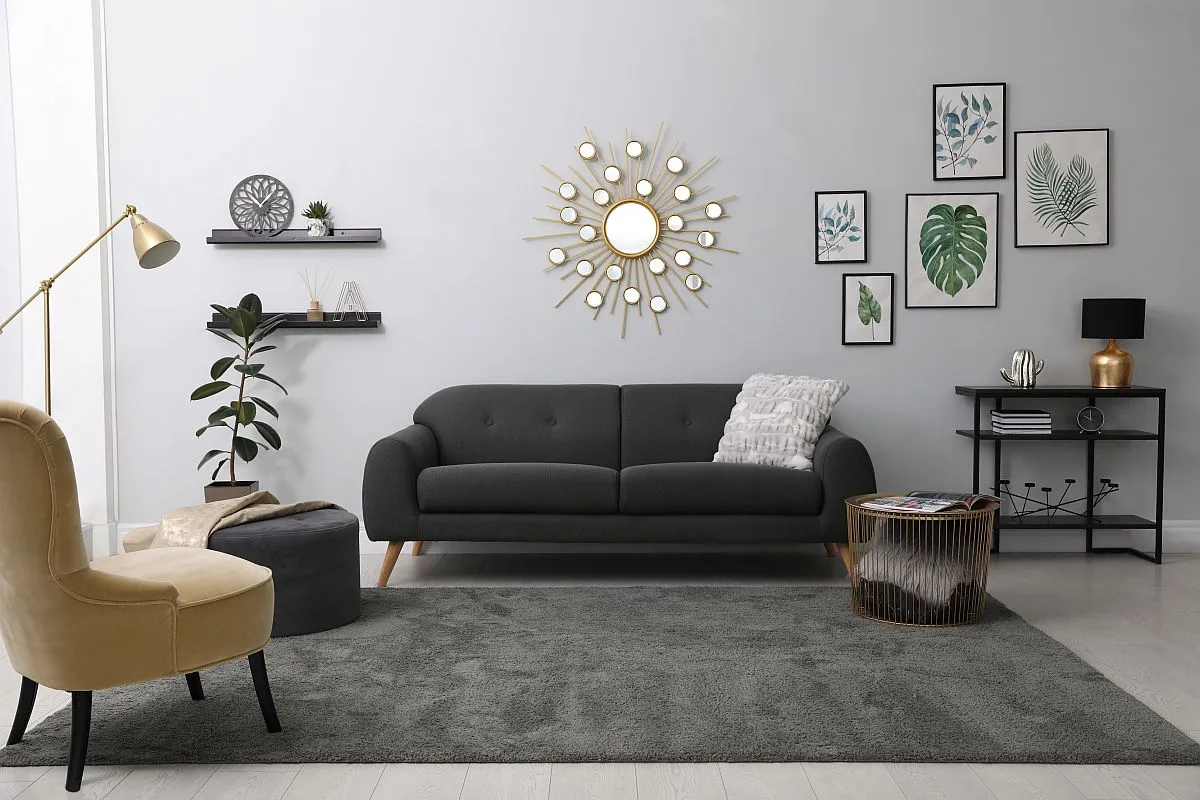 Lustro glamour w złotej ramie