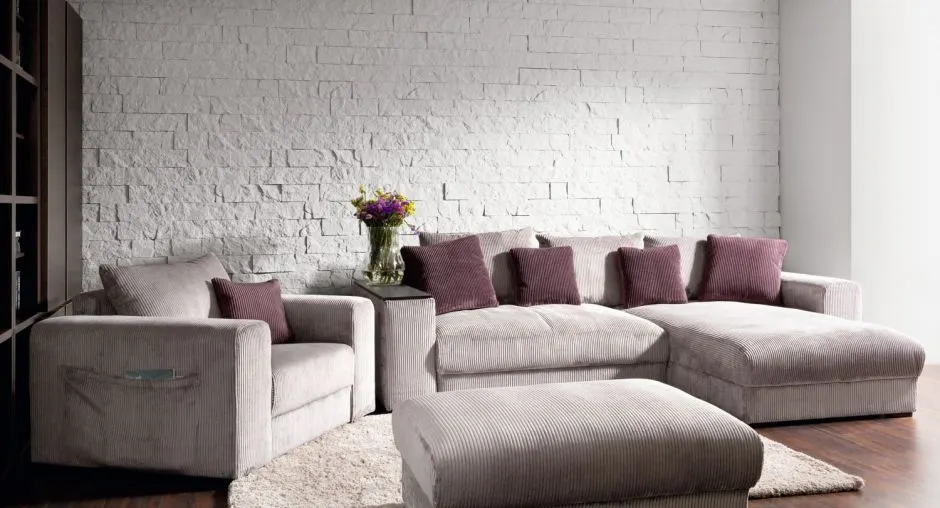 Tapicerowane meble sztruksowe w salonie Tapicerowane meble sztruksowe w salonie