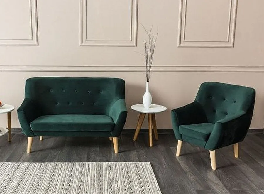 Zielona sofa do salonu w stylu skandynawskim