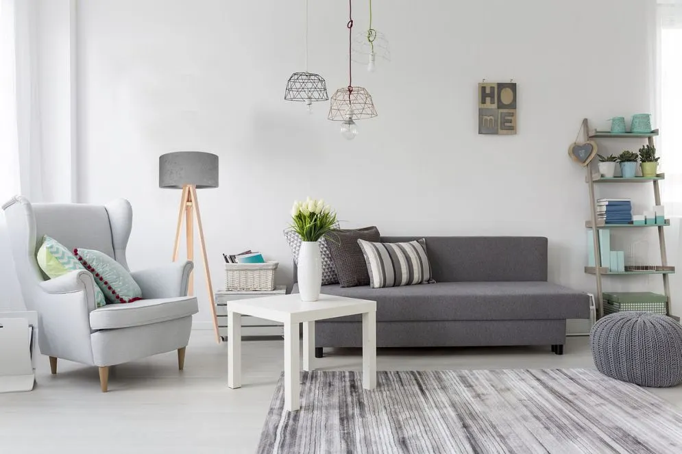 Lampa stojąca HOME 40 szara/srebrna/sosna do sypialni | MIRAT.