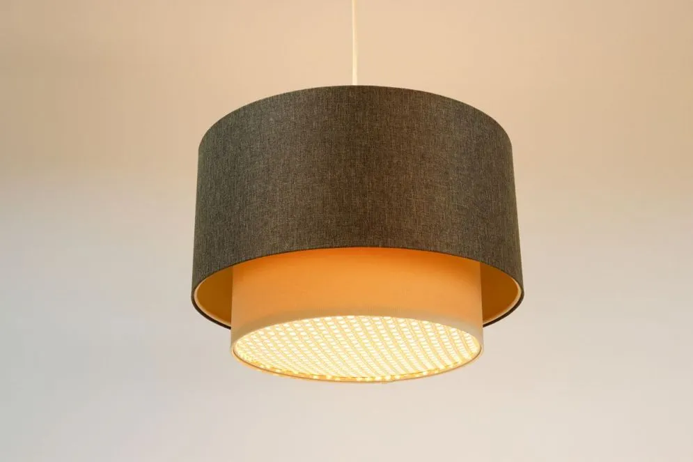 Lampa wisząca ERUTAN DOUBLE RATTAN 50 szara/kremowa w kształcie walca I sklep meblowy MIRAT.