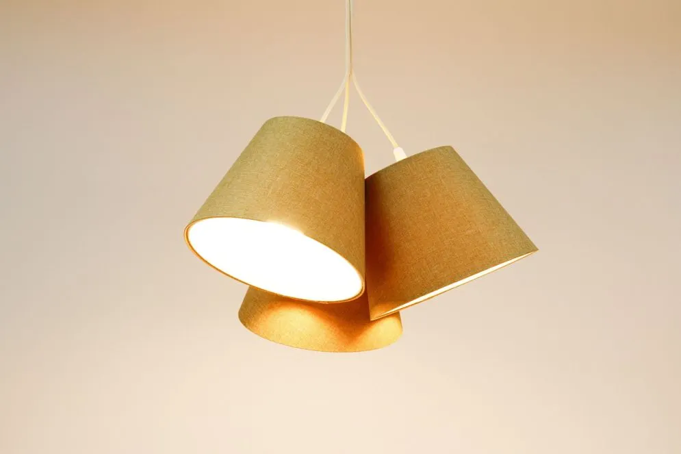 Lampa wisząca ENTURO TRIO żółta w kształcie strożka I sklep meblowy MIRAT.