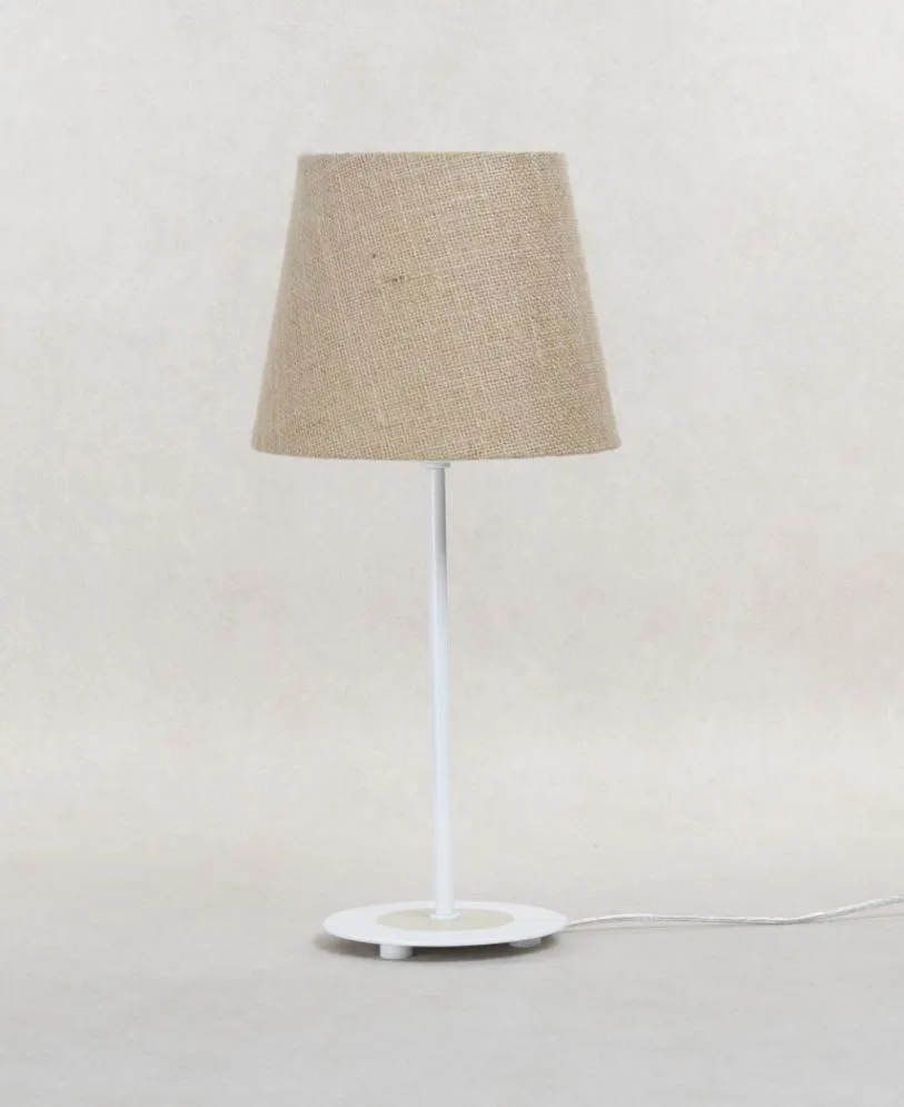 Lampa stołowa ENTURO beżowa z abażurem w kształcie stożka I sklep meblowy MIRAT.