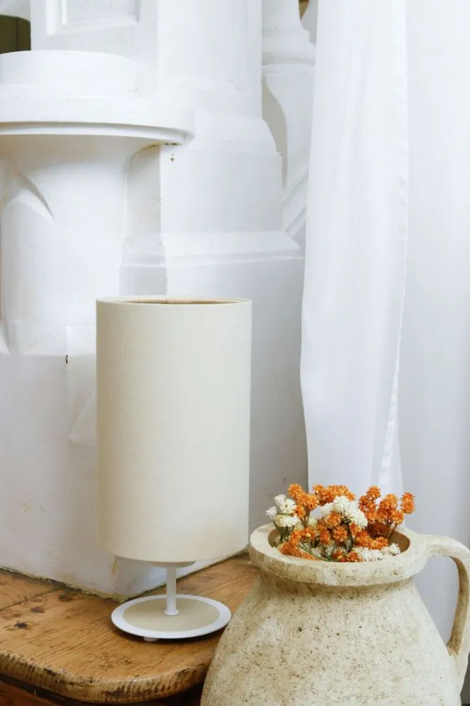 Lampa stołowa ERUTAN kremowa z włącznikiem przesuwnym I sklep meblowy MIRAT.