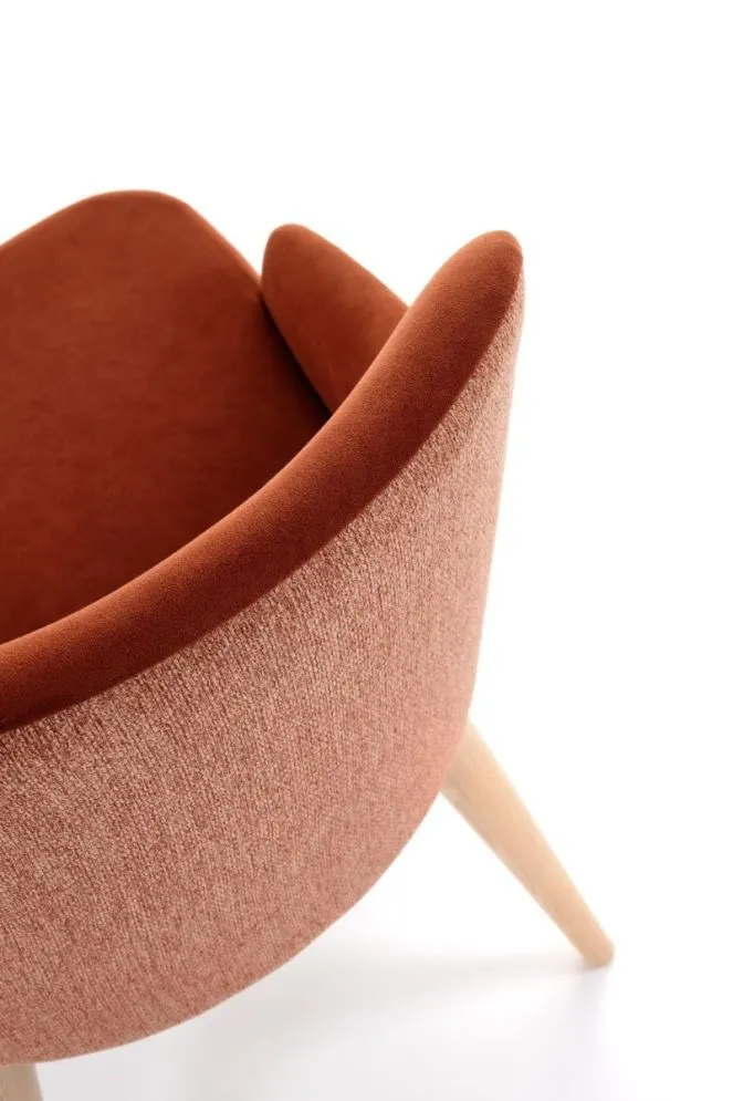 Krzesło tapicerowane MALAGA cynamonowe obracane na drewnianych nogach I sklep meblowy MIRAT. styl SKANDYNAWSKI