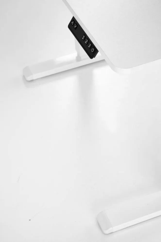 Biurko B53 białe z regulacją wysokości młodzieżowe I sklep meblowy MIRAT.