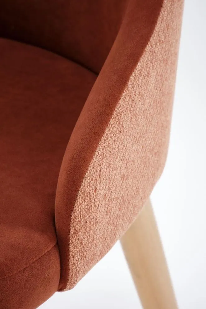 Krzesło tapicerowane MALAGA cynamonowe obracane na drewnianych nogach I sklep meblowy MIRAT. styl SKANDYNAWSKI