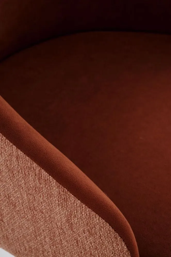 Krzesło tapicerowane MALAGA cynamonowe obracane na drewnianych nogach I sklep meblowy MIRAT. styl SKANDYNAWSKI