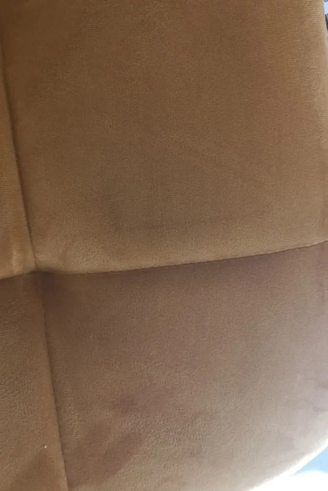 Krzesło tapicerowane MILA VELVET curry - powystawowe I sklep meblowy MIRAT. styl GLAMOUR