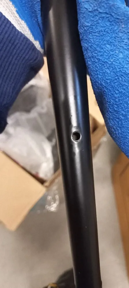 Hoker niski CHIC H-2 VELVET czarny - powystawowy I sklep meblowy MIRAT. styl GLAMOUR, LOFT