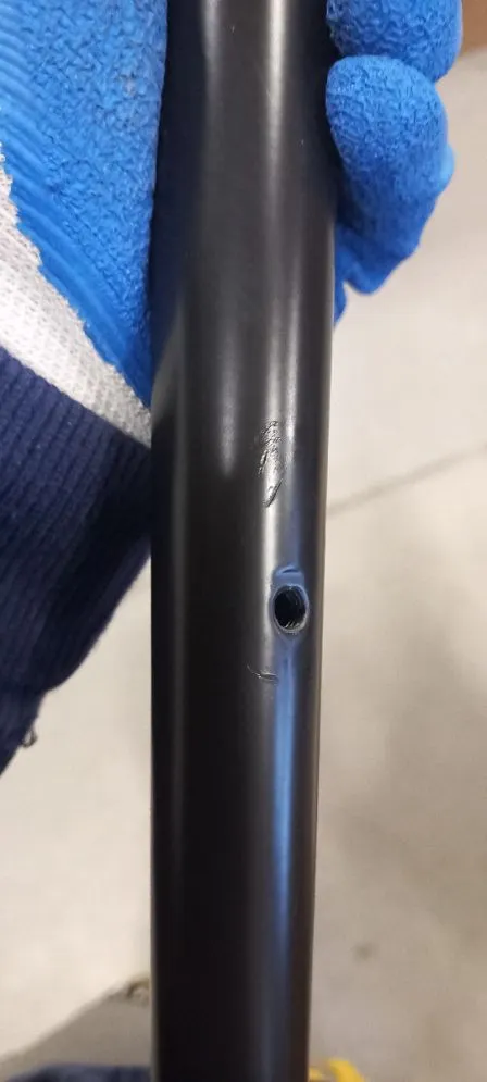 Hoker niski CHIC H-2 VELVET czarny - powystawowy I sklep meblowy MIRAT. styl GLAMOUR, LOFT