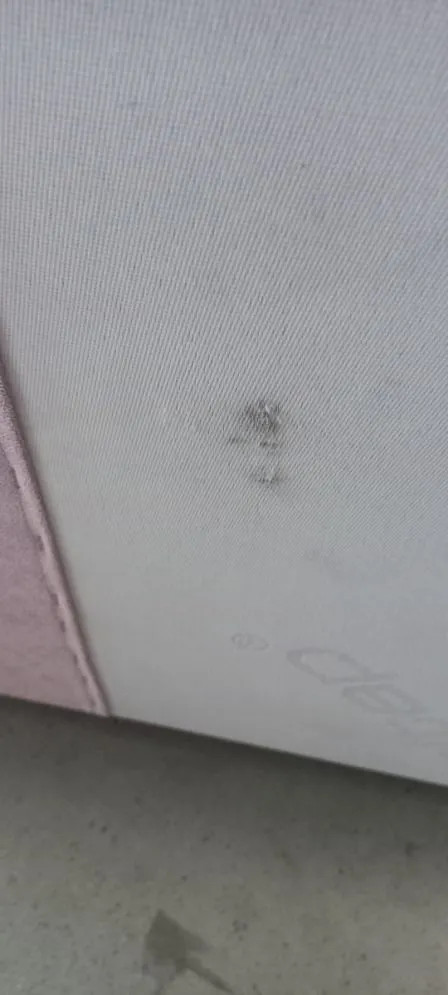 Sofa rozkładana z funkcją spania FULGEO różowa/jasnofioletowa prawa - powystawowy I sklep meblowy MIRAT.