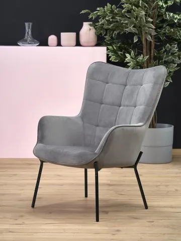 Szary pikowany fotel z podłokietnikami na czarnych cienkich nóżkach Castel