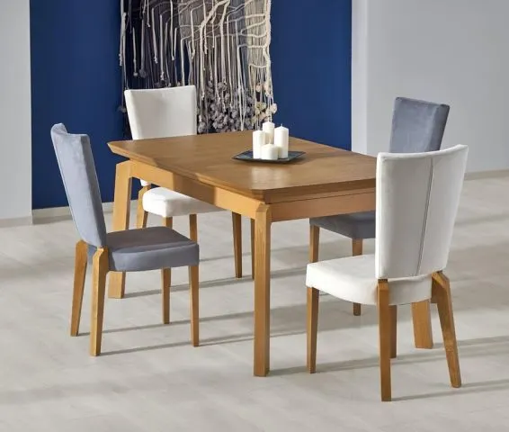 Krzesła i stół w stylu skandaynwskim Rois