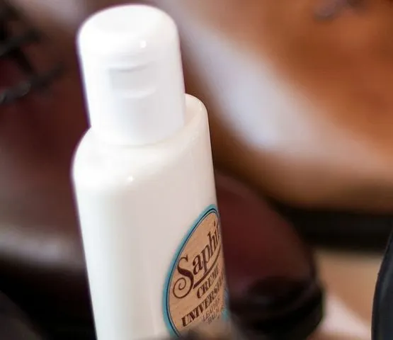 Krem uniwersalny do ochrony i odżywienia skór SAPHIR BDC Creme Universelle 150ml do mebli | MIRAT.