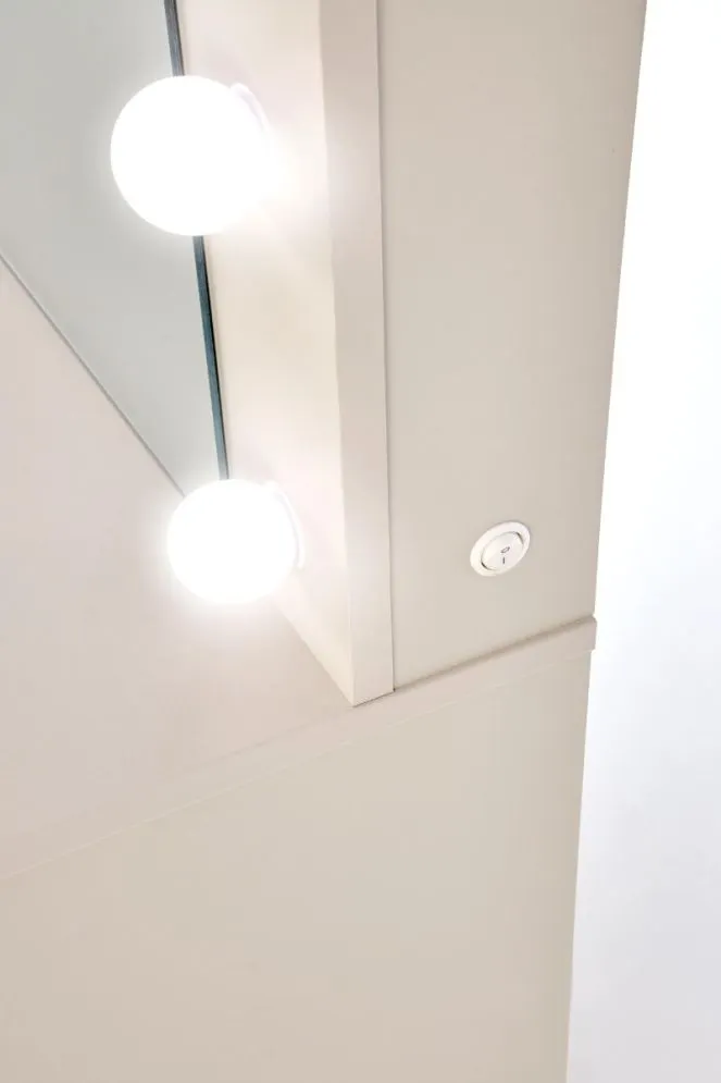 Toaletka HOLLYWOOD 2 XL kaszmirowa z oświetleniem LED I sklep meblowy MIRAT. styl GLAMOUR