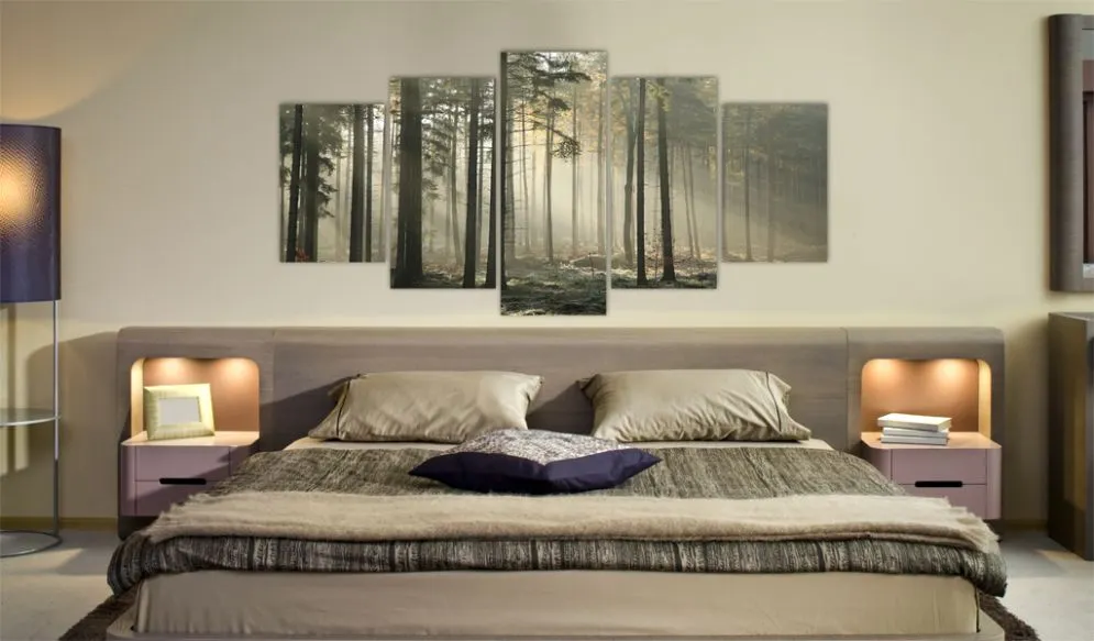 Obraz - Smuga światła w ciemnym lesie-2