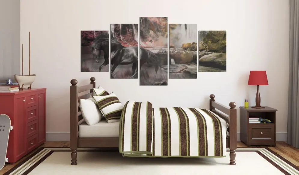 Obraz - Czarny koń na tle karmazynowego nieba-2