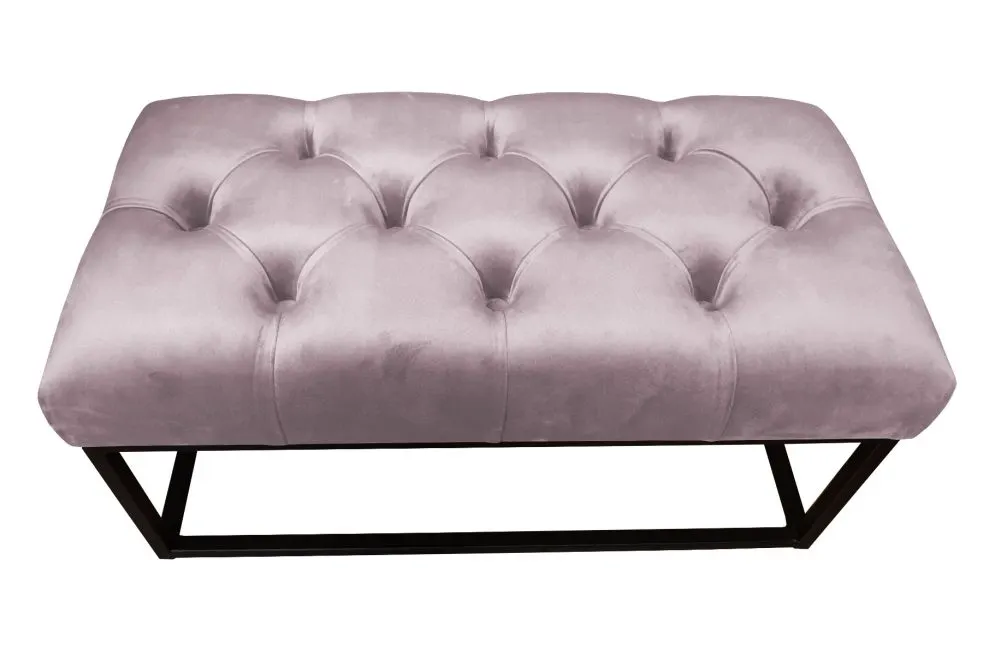 Ławka CHARLIE MG VELVET jasnoróżowa dekoracyjna na czarnym stelażu | MIRAT. w stylu GLAMOUR kolekcja