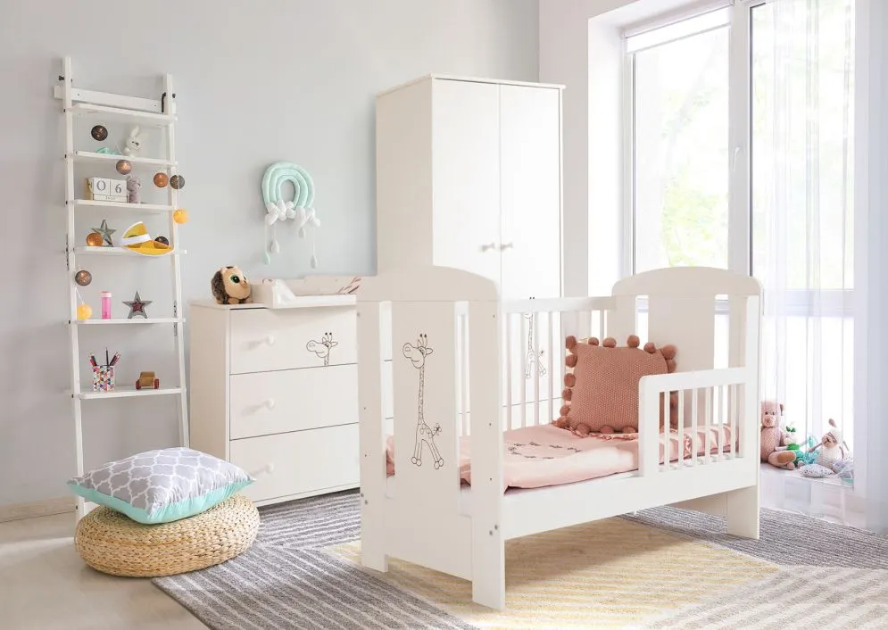 Komoda dla dzieci SAFARI ŻYFARKA biała z przewijakiem polskiej produkcji I sklep meblowy MIRAT. styl SKANDYNAWSKI kolekcja SAFARI ŻYRAFKA