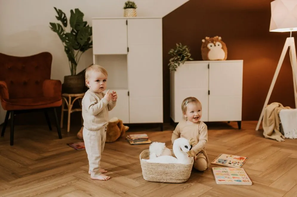 Komoda dla dzieci MIA MINI biała/czarna z półkami I sklep meblowy MIRAT.  kolekcja MIA