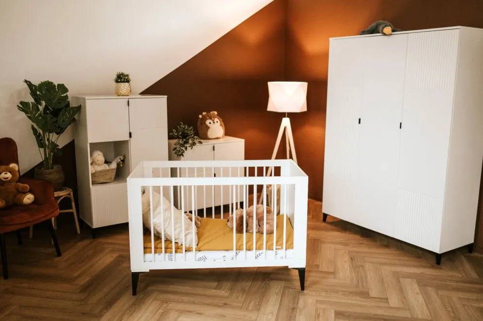 Komoda dla dzieci MIA MINI biała/czarna z półkami I sklep meblowy MIRAT.  kolekcja MIA