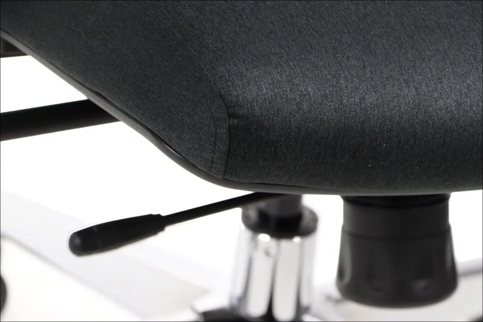 Fotel biurowy AKCENT F czarny z mechanizmem synchronicznym I sklep meblowy MIRAT.