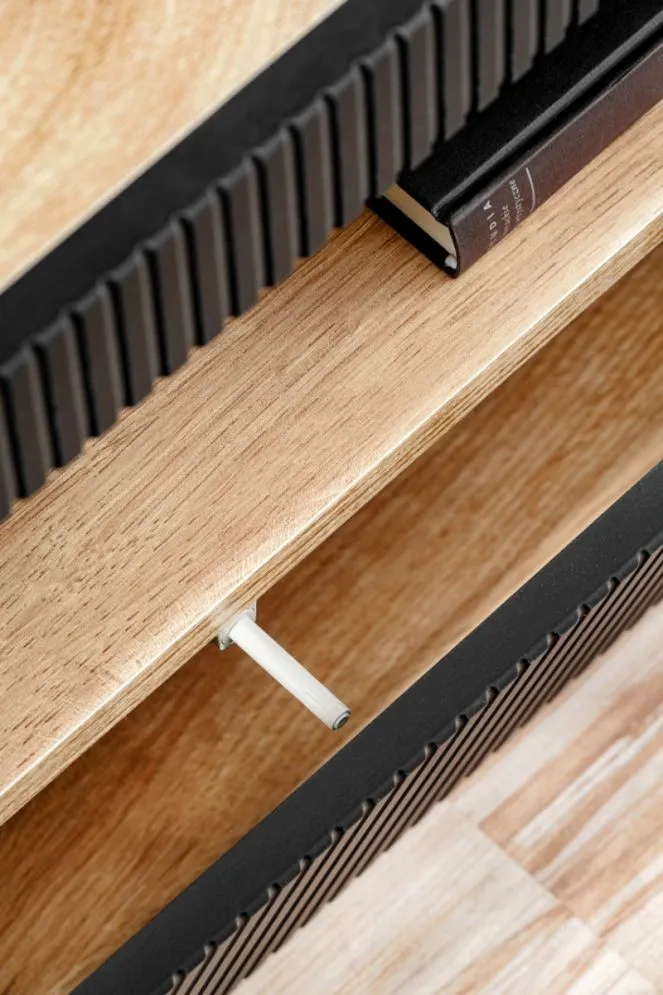 Meblościanka ARON LED dąb ribbeck/czarny mat nowoczesna I sklep meblowy MIRAT. styl RYFLOWANY kolekcja ARON