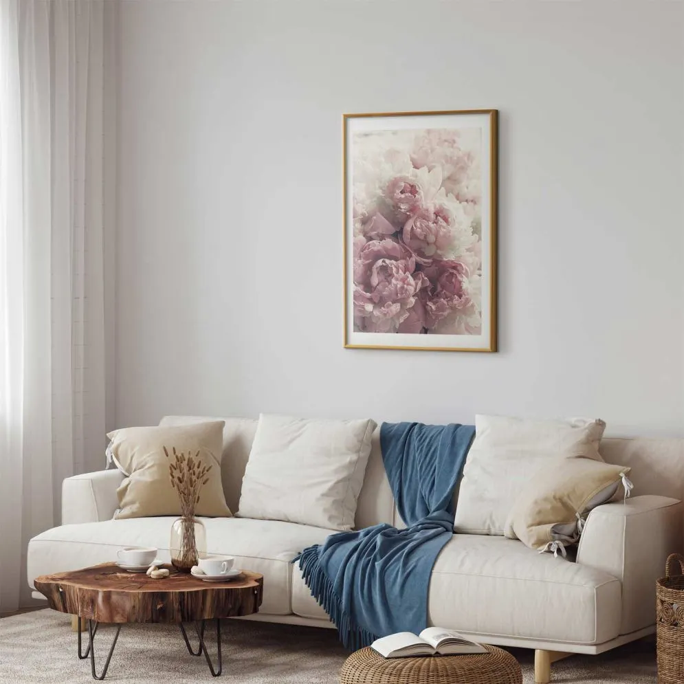 Plakat Delikatne piwonie 21x30 cm z ramą złotą z marginesem | MIRAT.