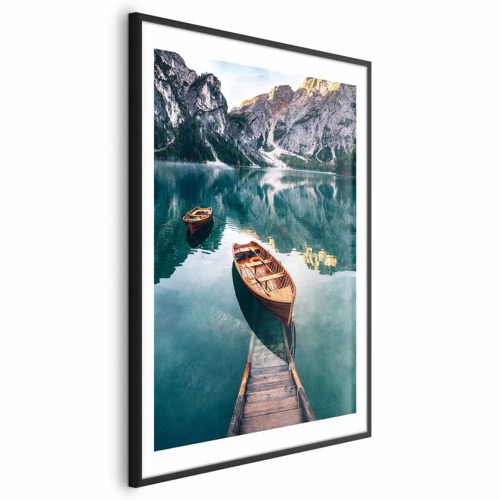 Plakat Łodzie w Dolomitach 60x90 cm z ramą czarną z marginesem | MIRAT.
