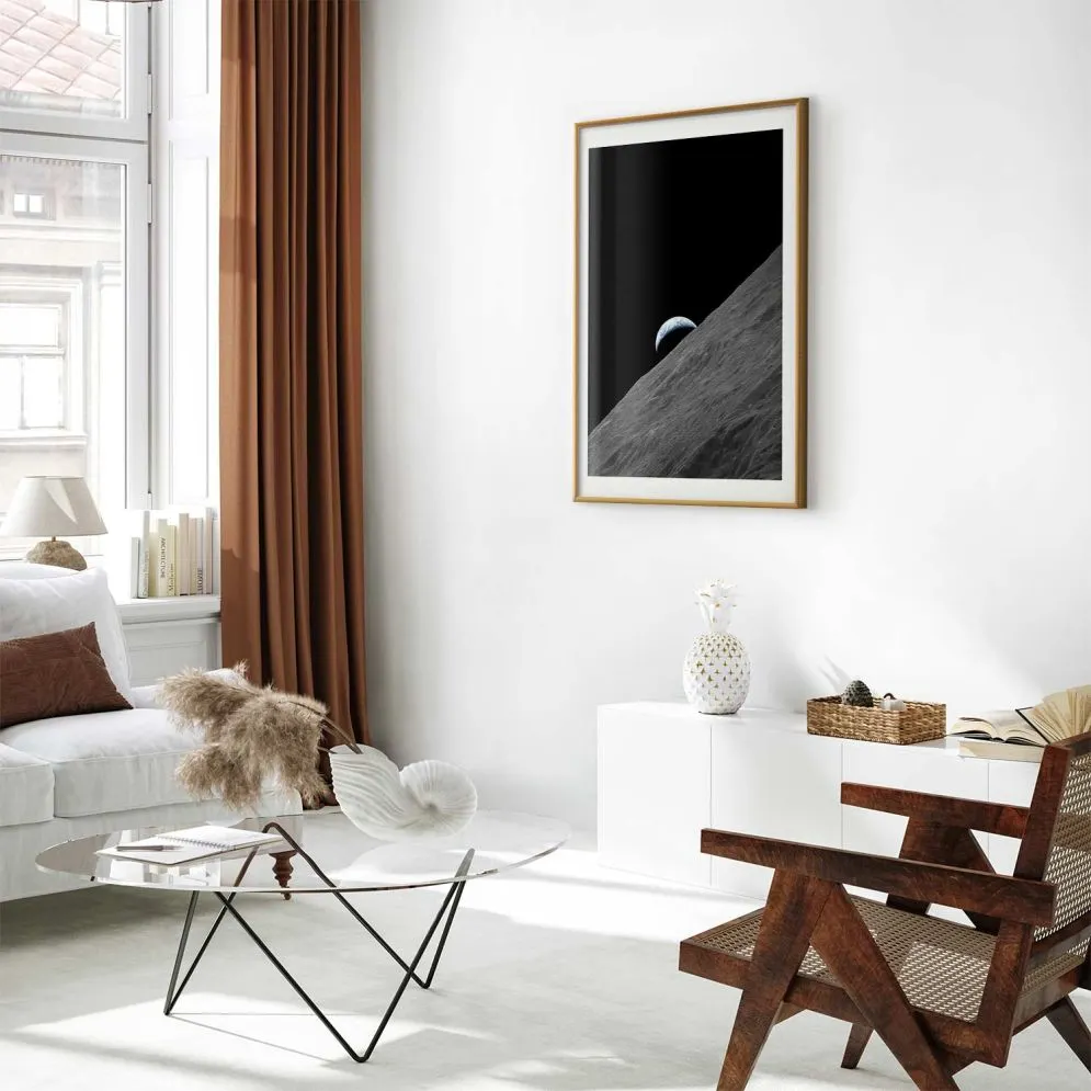 Plakat Samotna planeta 40x60 cm z ramą złotą z marginesem | MIRAT.