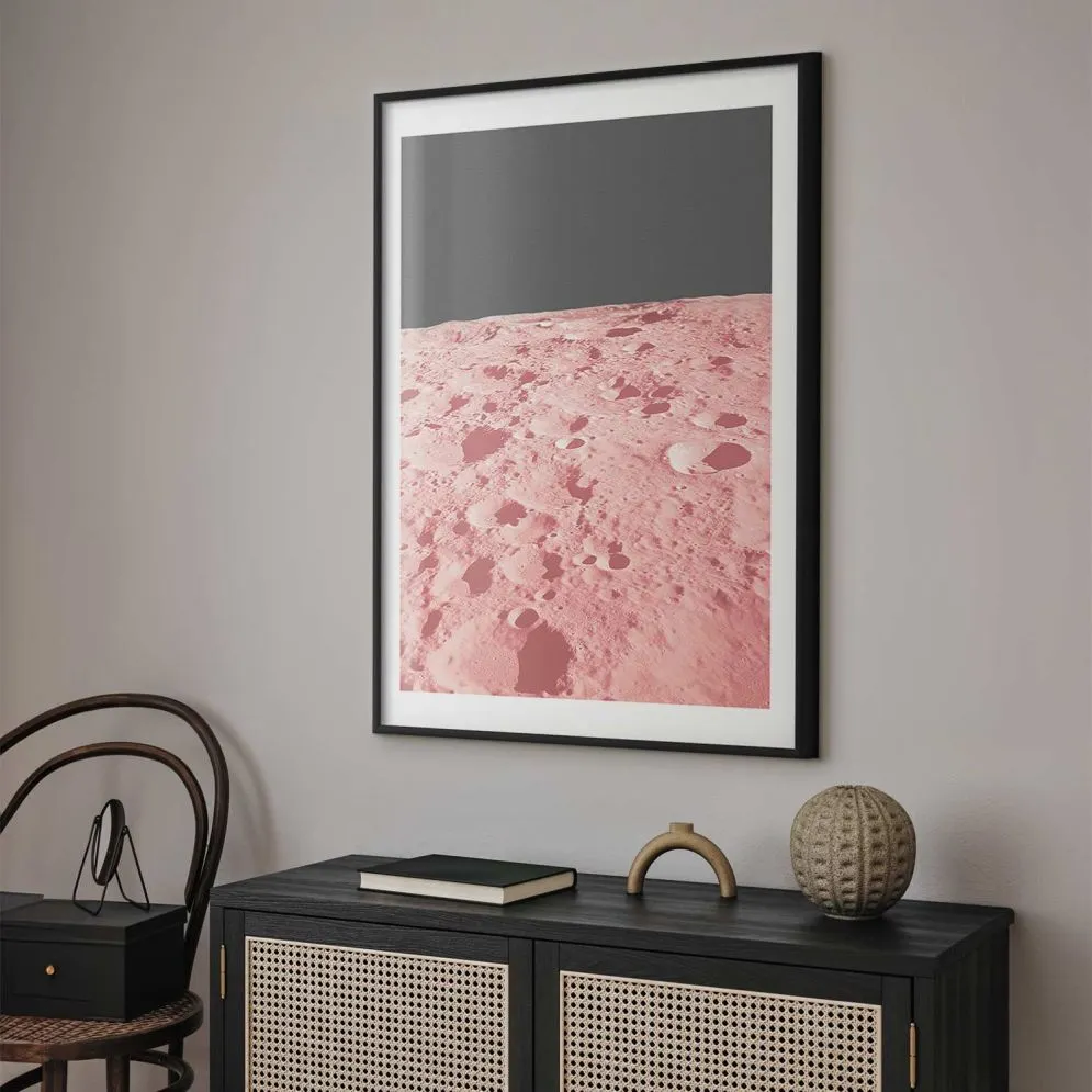 Plakat Różowy księżyc 21x30 cm z ramą czarną z marginesem | MIRAT.