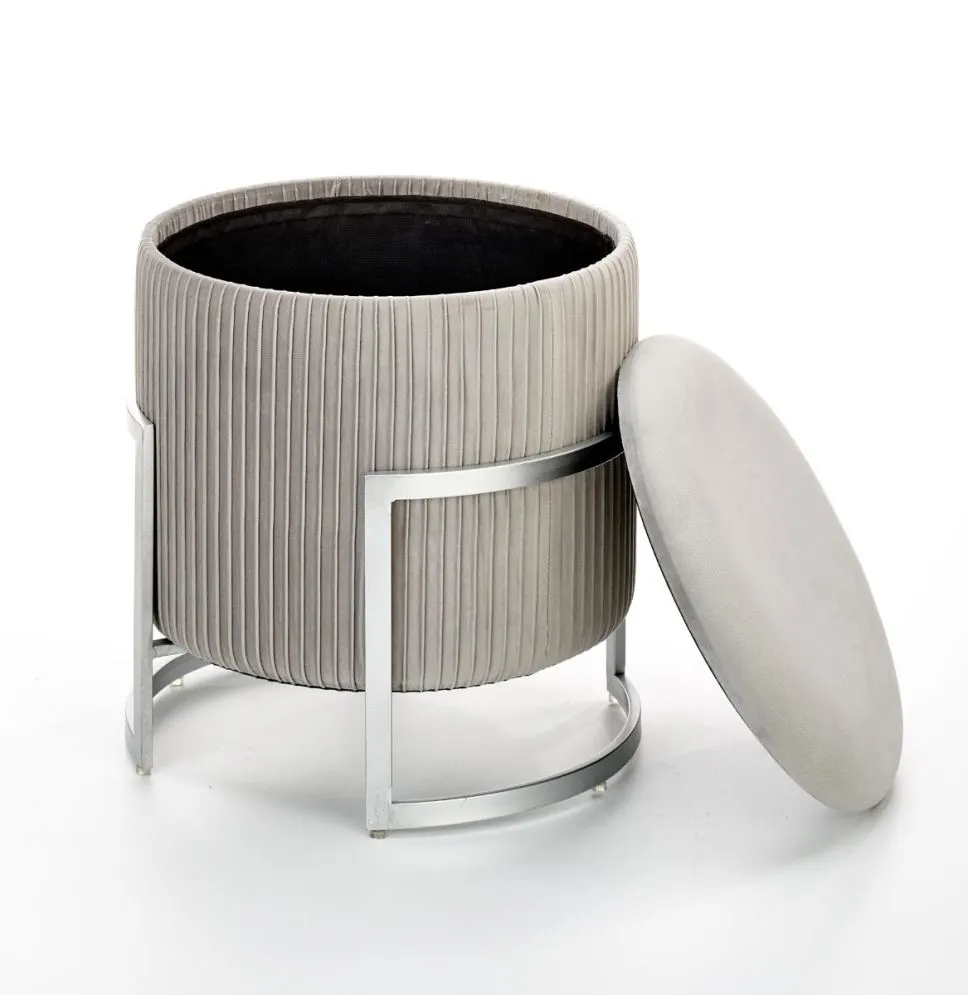 Pufa CRICKET VELVET jasnoszara w stylu glamour | MIRAT. styl GLAMOUR