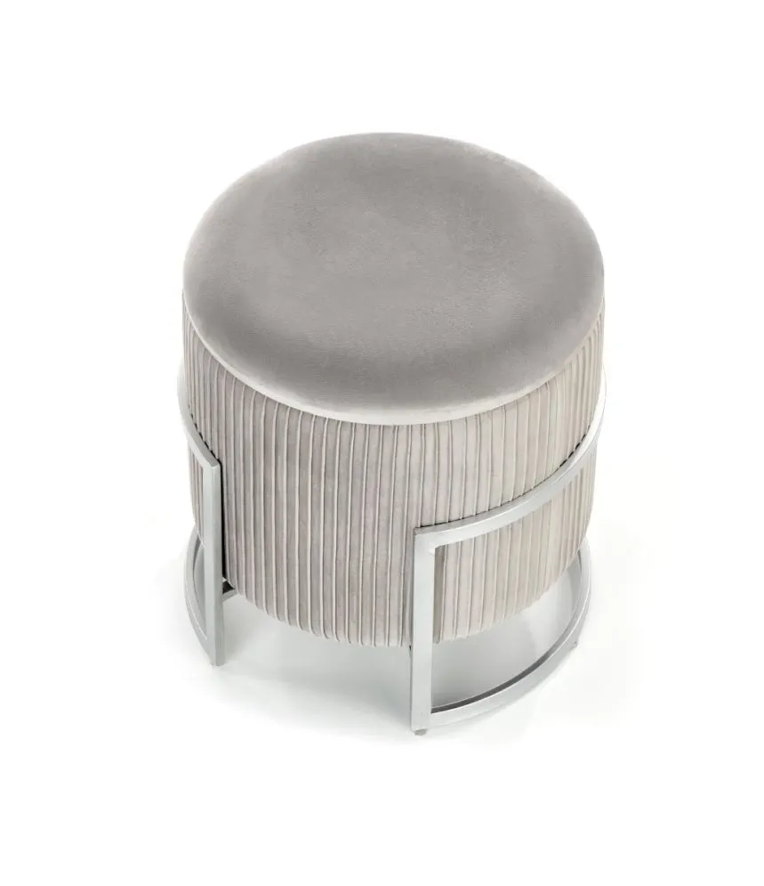 Pufa CRICKET VELVET jasnoszara w stylu glamour | MIRAT. styl GLAMOUR