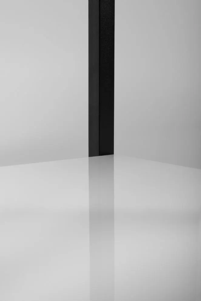 Szafka pod umywalkę LOV 60 cm biała połysk w czarnej ramie z półką | MIRAT  kolekcja LOV