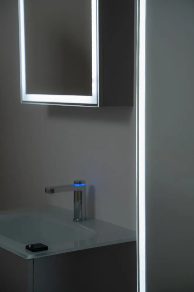 Szafka lustrzana NEO 52 cm czarna mat z oświetleniem LED na dotyk| MIRAT  kolekcja NEO