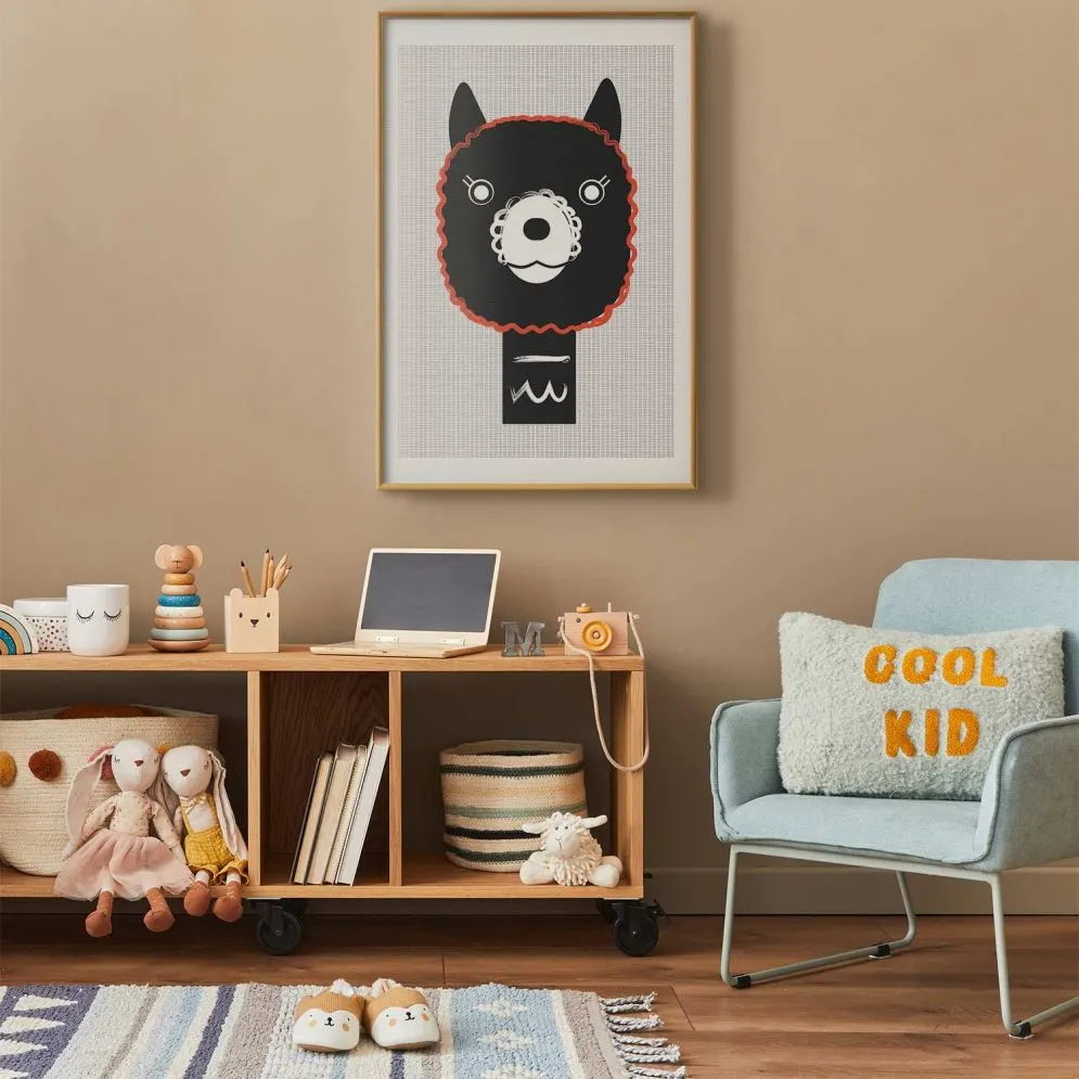 Plakat Dekoracyjna alpaka 29,7x42 cm z ramą złotą z marginesem | MIRAT.