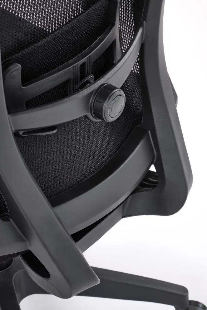 Fotel biurowy PAREDES czarny z regulowanymi podłokietnikami I sklep meblowy MIRAT.