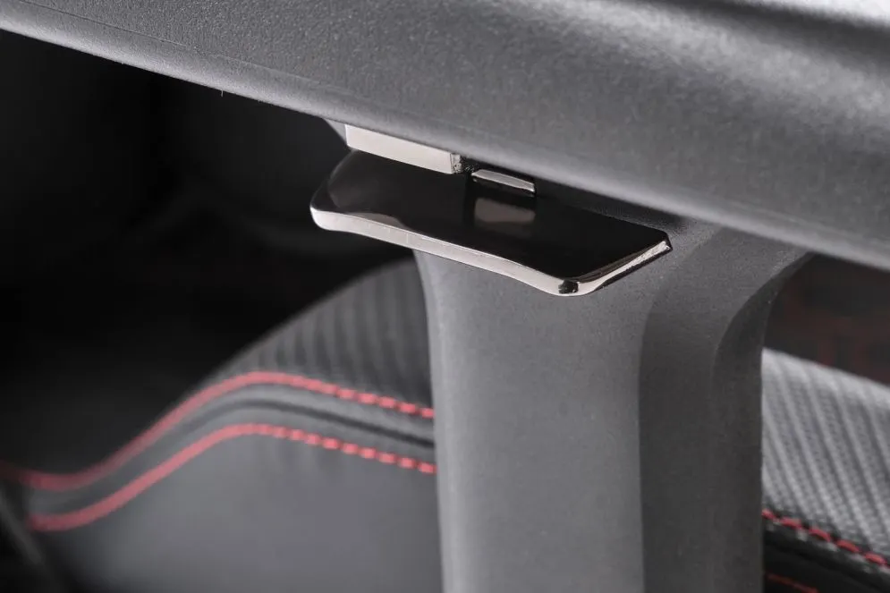 Fotel gamingowy BALDUR czarny z regulowanymi podłokietnikami I sklep meblowy MIRAT.