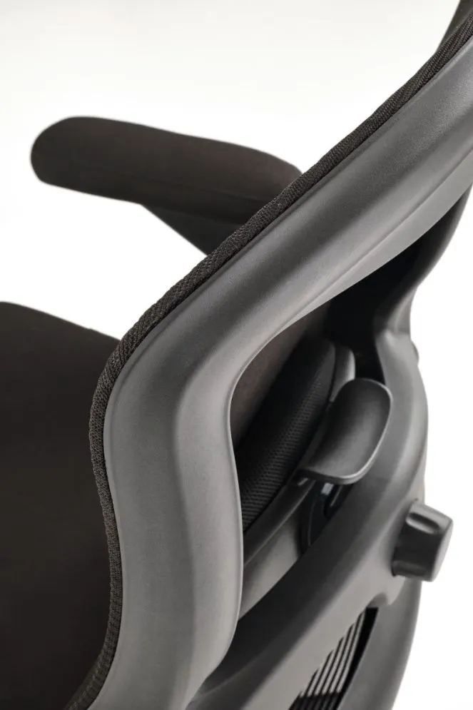 Fotel biurowy CYBORG czarny z regulowanymi podłokietnikami I sklep meblowy MIRAT.