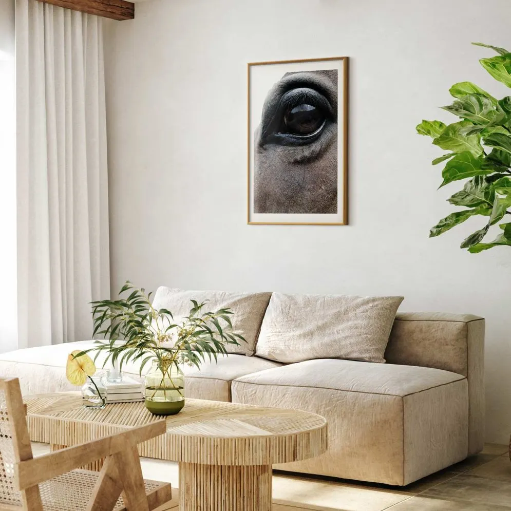 Plakat Szczere oczy 60x90 cm z ramą złotą z marginesem | MIRAT.