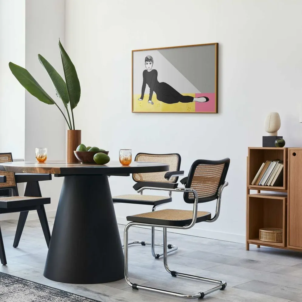 Plakat Piękna Audrey 42x29,7 cm z ramą złotą bez marginesu | MIRAT.