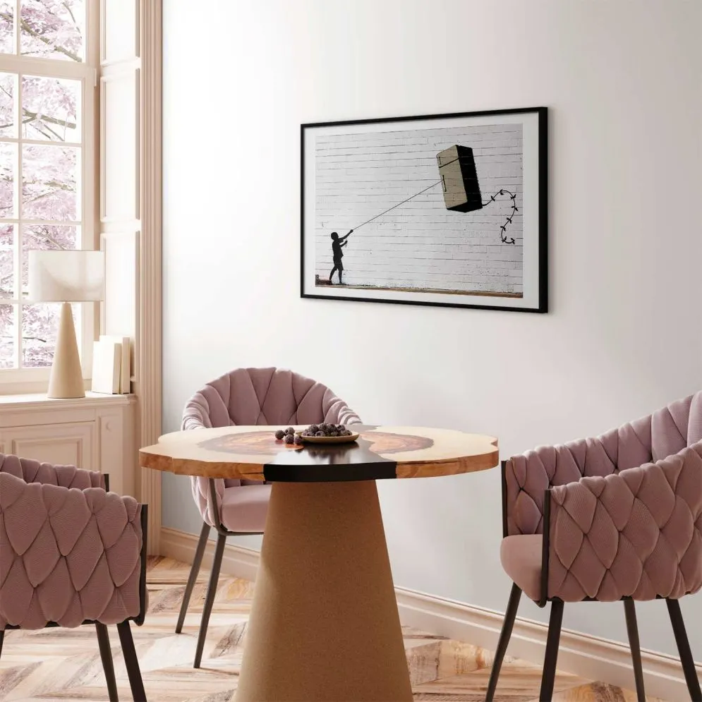 Plakat Latająca lodówka 90x60 cm z ramą czarną z marginesem | MIRAT.