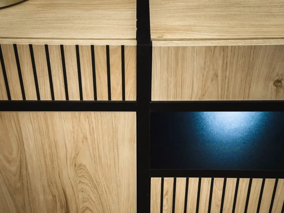 Szafka RTV CROSS LED hickory jackson/czarna ryflowane fronty I sklep meblowy MIRAT.