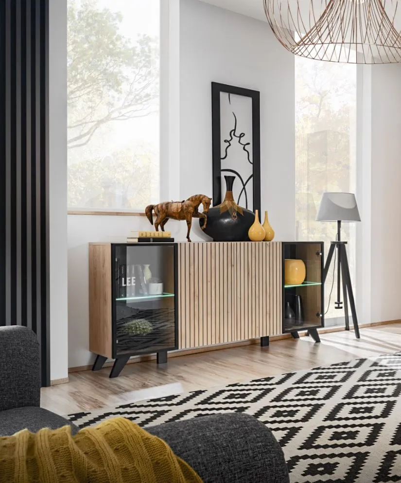 Komoda LIAM LED hickory jackson z przeszklonymi drzwiczkami I sklep meblowy MIRAT.