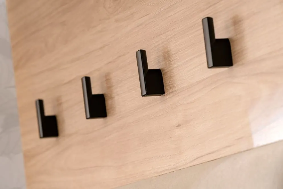 Garderoba do przedpokoju PEDRO V hickory jackson/czarna z lustrem I sklep meblowy MIRAT.