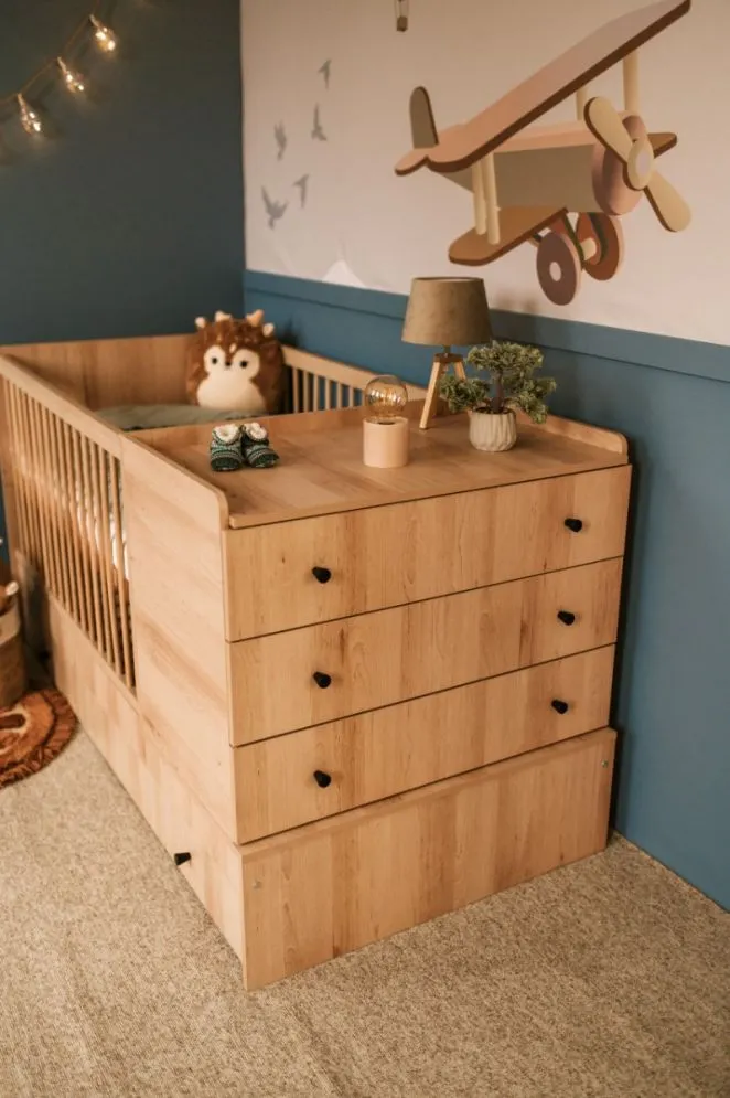 Łóżeczko dziecięce KOMPAKT 3W1 120x80 bukowe z komodą i szufladą I sklep meblowy MIRAT. styl SKANDYNAWSKI