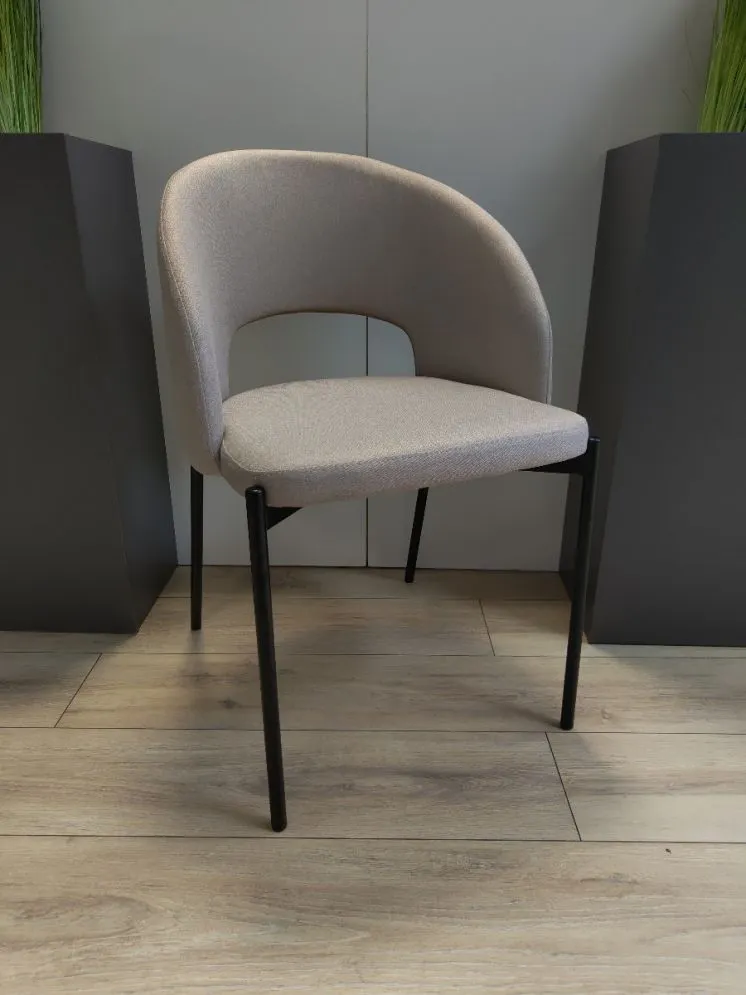 Krzesło tapicerowane K373 beżowe nowoczesne na metalowych nogach | MIRAT.