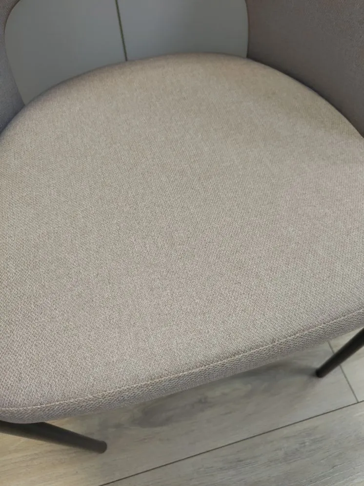 Krzesło tapicerowane K373 beżowe nowoczesne na metalowych nogach | MIRAT.